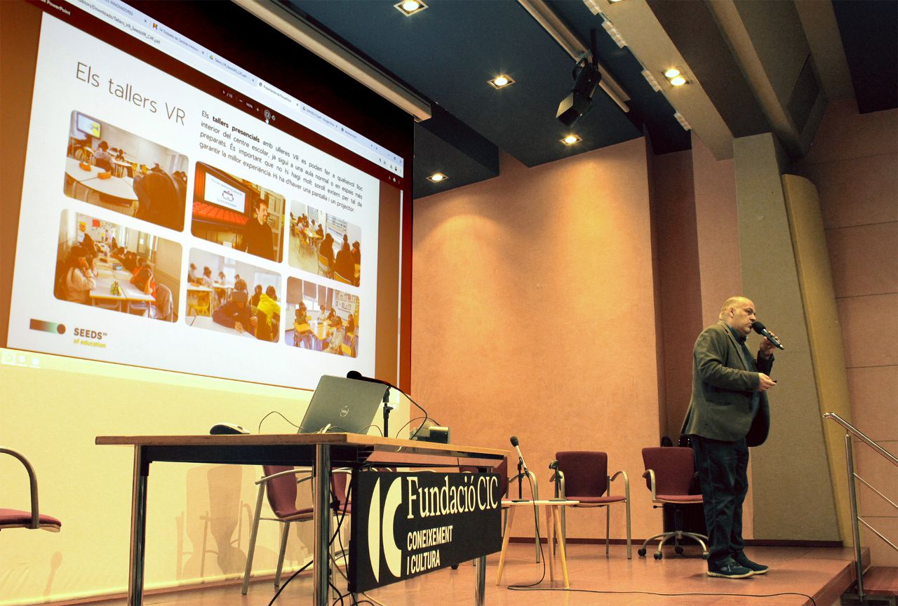 Ponencia de Pau Font sobre el departamento de educación de SEEDSXR